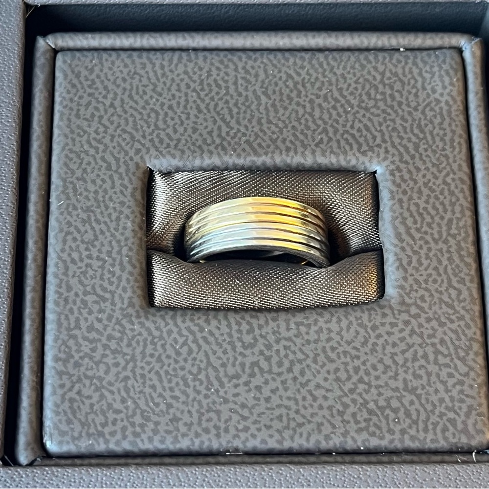 Maison Birks 18k Gold Two Stacking Rings with Groove Design Total Weight 6 Grams